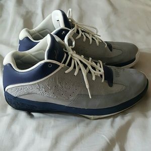 Jordan 2Smooth Stealth